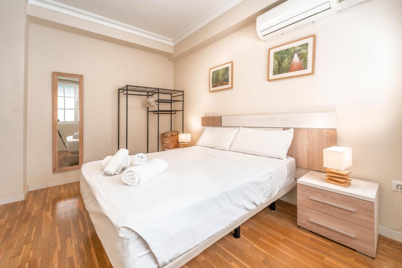 Gran Apartamento De 3 Habitaciones Junto A La Catedral Málaga Eksteriør bilde